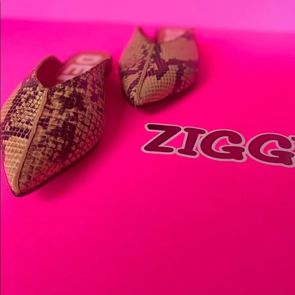 Snakeskin Pattern Mules - Picture 4 of 5